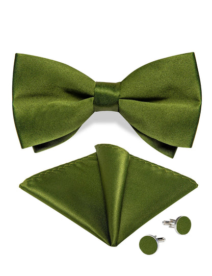 Gold Classic Pre-tied Bowtie